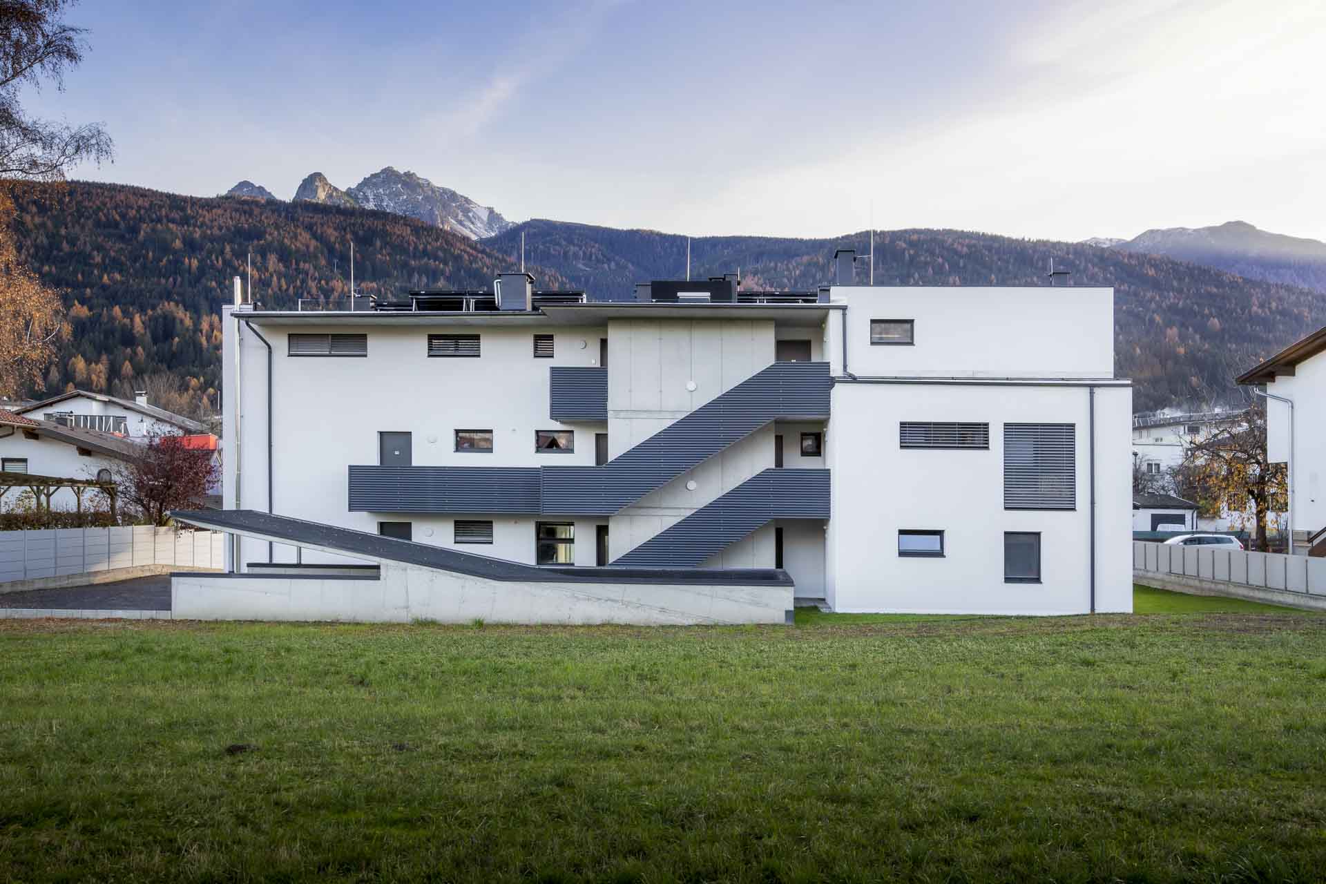 Architektur Aussenaufnahme von Wohngebäude in Tirol