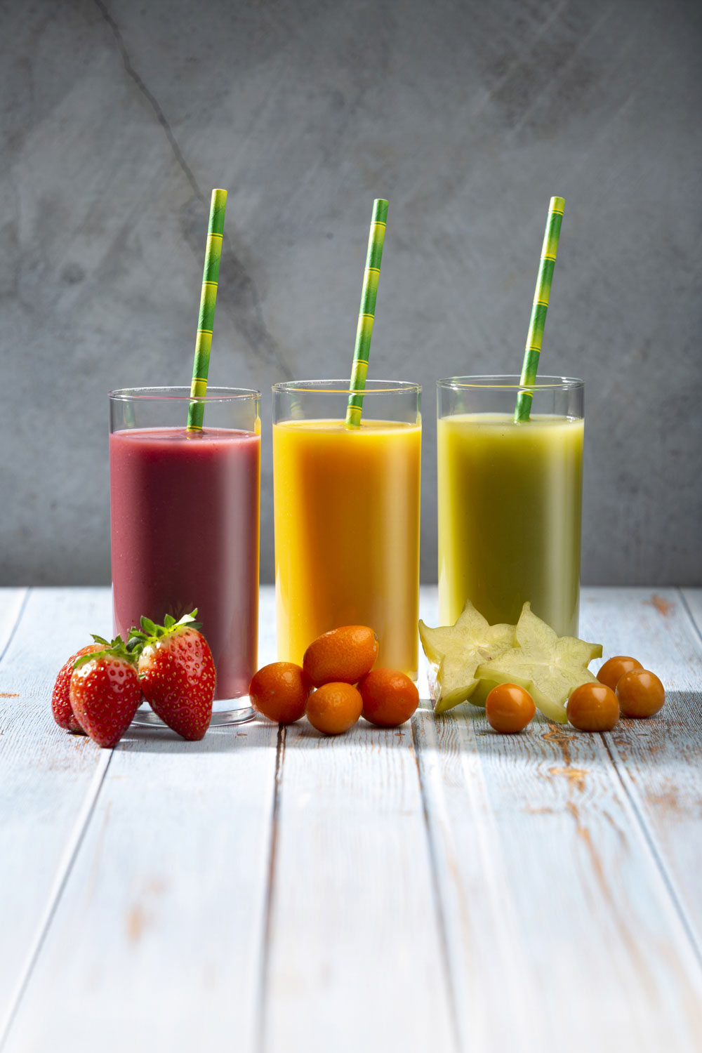 Smoothies-mit-frucht-hochformat